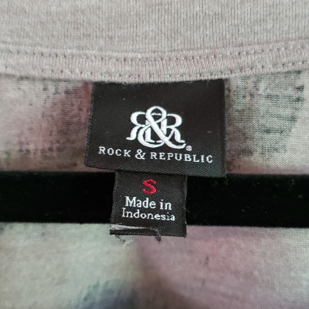 Rock & Republic top - Picture 3 of 4